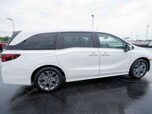 Certified 2025 Honda Odyssey Touring image 6