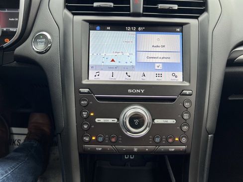 Used 2019 Ford Fusion Titanium image 13