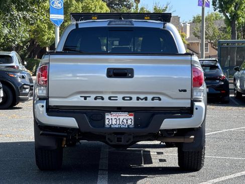 Used 2023 Toyota Tacoma TRD Off-Road w/ Technology Package AWD/4WD image 5