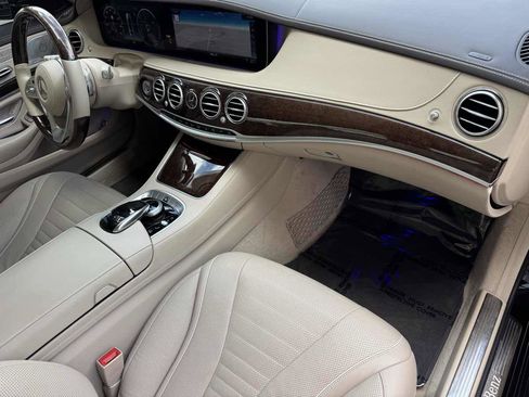 Used 2019 Mercedes-Benz S 560 Sedan image 21