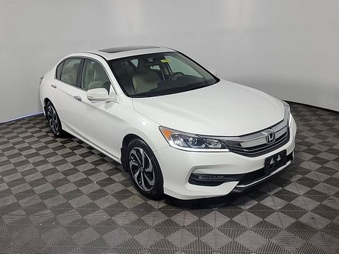 Certified 2017 Honda Accord EX image 2
