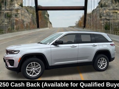 New 2025 Jeep Grand Cherokee Laredo X w/ Luxury Tech Group I RWD image 4