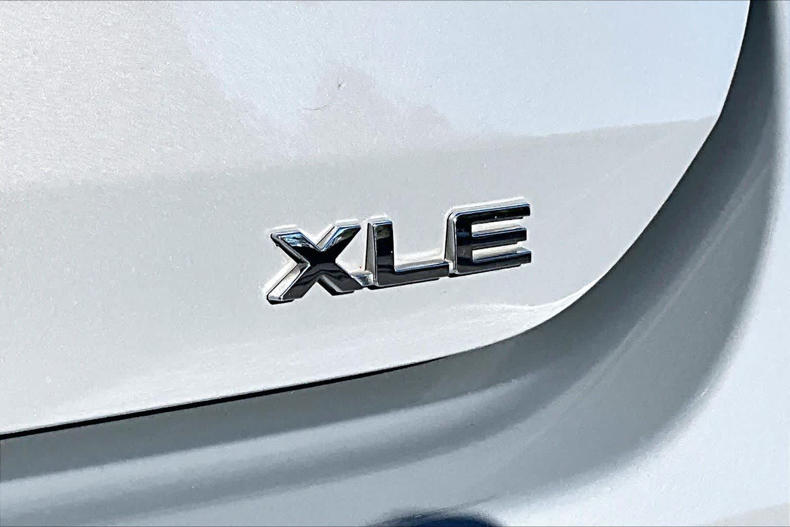 Certified 2022 Toyota Highlander Bronze Edition AWD/4WD image 9