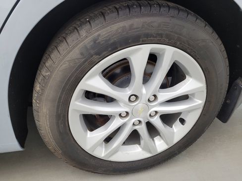 Used 2017 Chevrolet Malibu LT FWD image 31