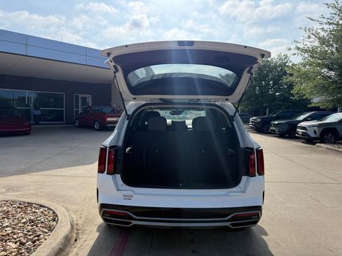 Used 2023 Kia Sorento S w/ Panoramic Sunroof Package FWD image 5