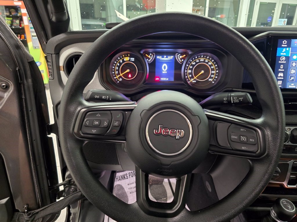 Used 2025 Jeep Wrangler Unlimited Sport AWD/4WD image 16