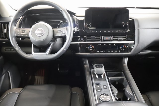 Certified 2025 Nissan Pathfinder SL w/ Black Appearance Package AWD/4WD image 13