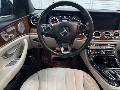 Used 2018 Mercedes-Benz E 300 image 21