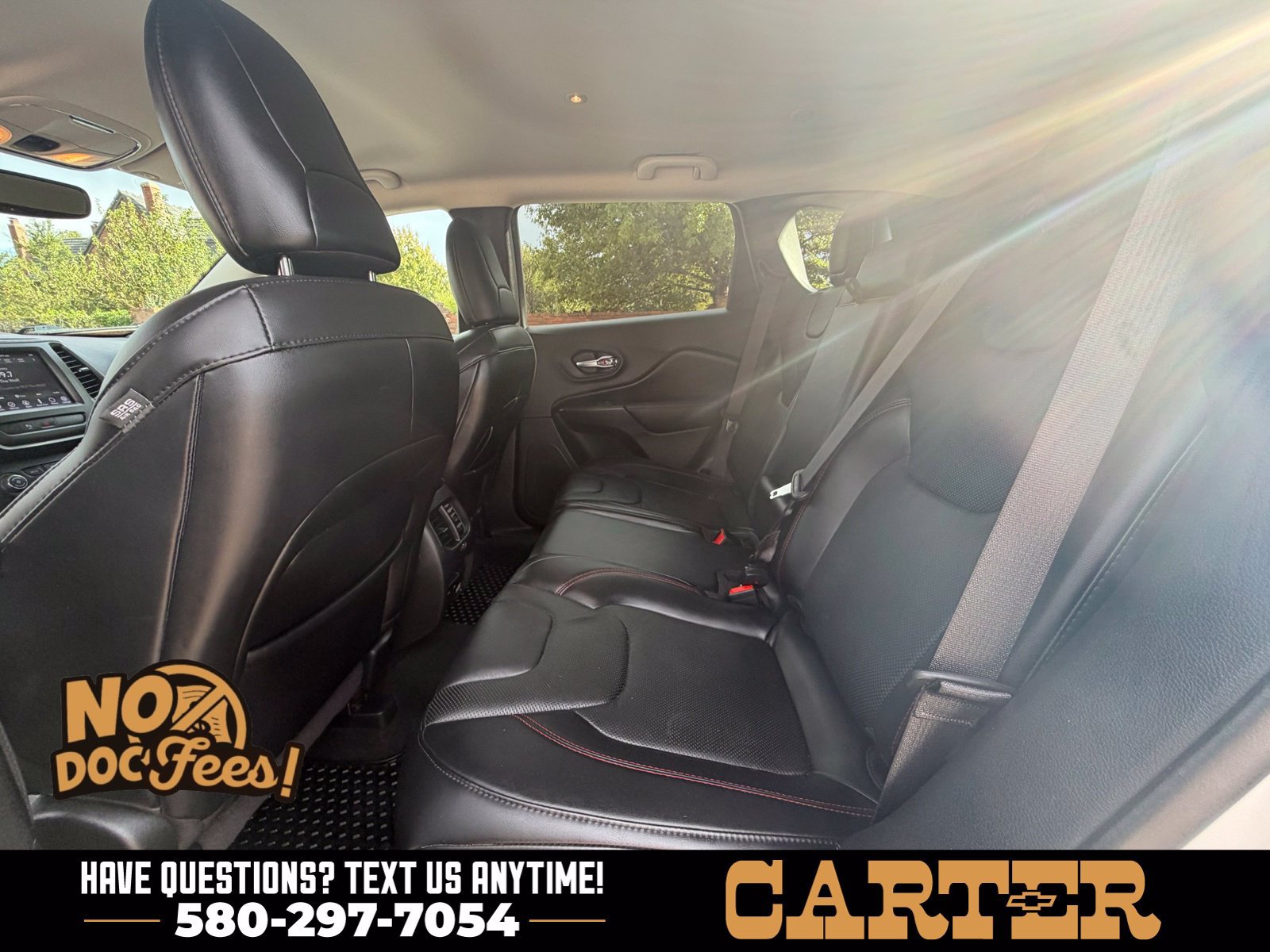 Used 2020 Jeep Cherokee Trailhawk AWD/4WD image 27