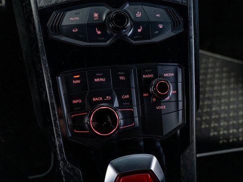 Used 2018 Lamborghini Huracan Performante image 59