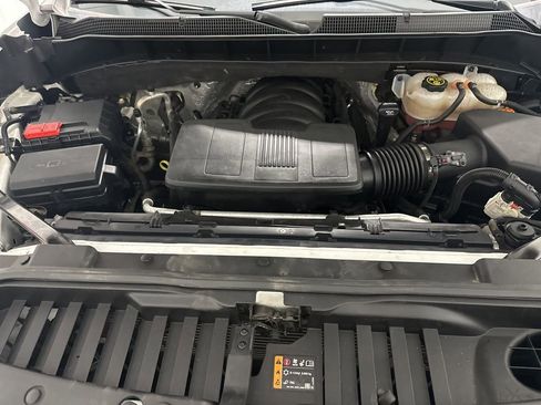 Used 2022 Chevrolet Silverado 1500 LT w/ Bed Protection Package AWD/4WD image 9