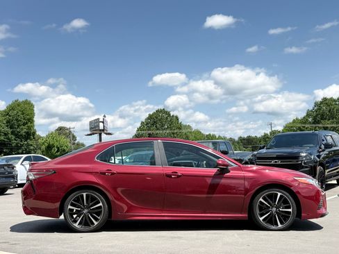 Used 2018 Toyota Camry XSE FWD image 10