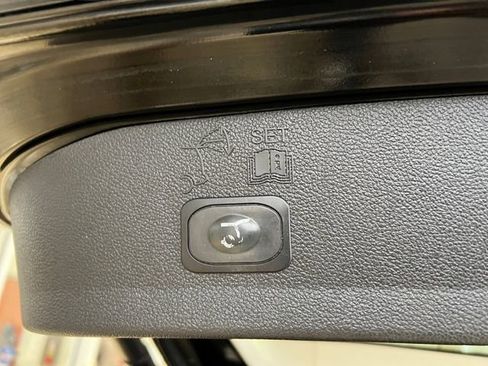 Used 2019 Ford Escape SEL image 15