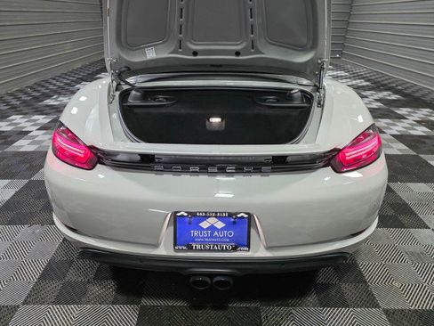 Used 2023 Porsche 718 Boxster RWD image 32