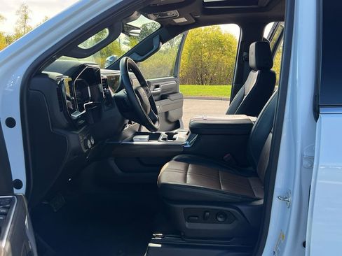 Used 2024 Chevrolet Silverado 2500 High Country w/ High Country Premium Package image 16