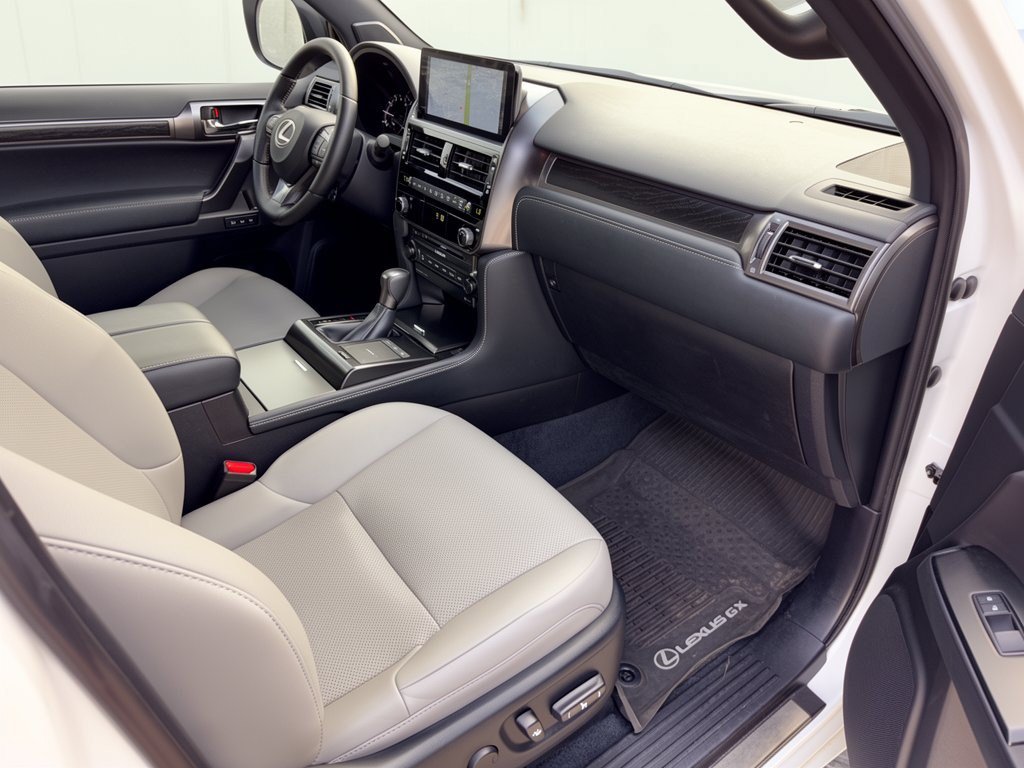 Used 2023 Lexus GX 460 w/ Black Line Special Edition AWD/4WD image 30