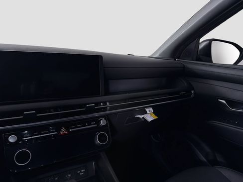 Used 2025 Hyundai Santa Cruz SEL FWD image 25