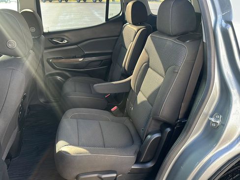 Used 2023 GMC Acadia SLE w/ Driver Convenience Package image 19