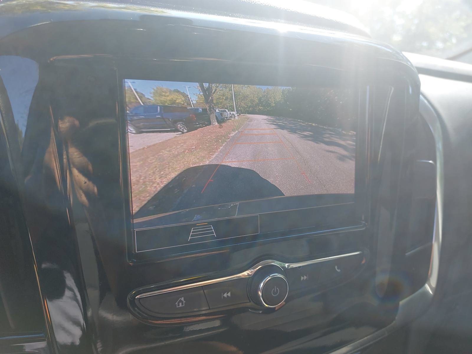 Used 2021 Chevrolet Traverse LS FWD image 22