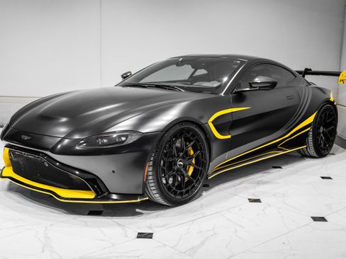 Used 2019 Aston Martin V8 Vantage Coupe image 40