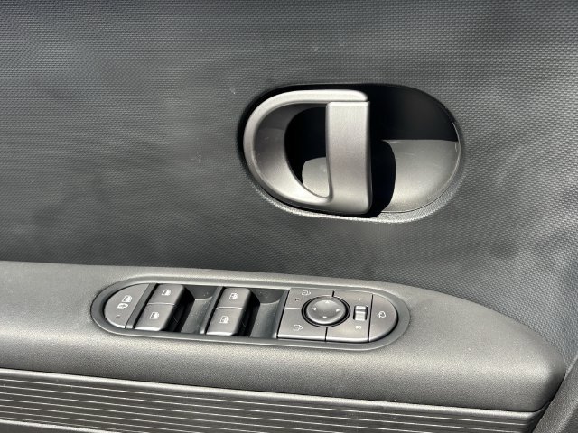 Used 2025 Hyundai Ioniq 5 SEL RWD image 21
