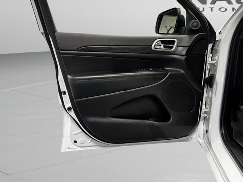 Used 2021 Jeep Grand Cherokee Laredo X image 36