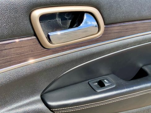 Used 2015 Jeep Grand Cherokee Overland w/ Advanced Technology Group image 54