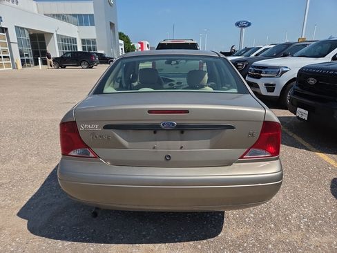 Used 2003 Ford Focus SE FWD image 4