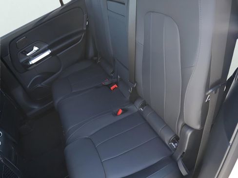 New 2026 Mercedes-Benz GLB 250 4MATIC image 23