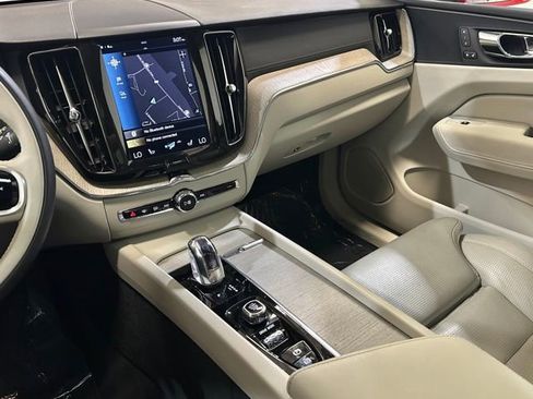 Used 2018 Volvo XC60 T8 Inscription image 37