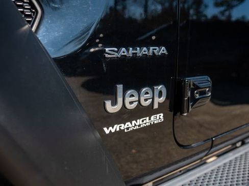 Used 2020 Jeep Wrangler Unlimited Sahara image 14
