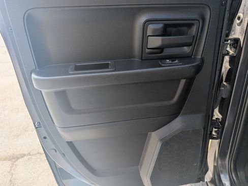 Used 2017 RAM 1500 Express AWD/4WD image 37