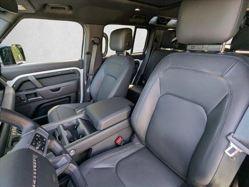 Certified 2025 Land Rover Defender 110 X-Dynamic SE AWD/4WD image 10