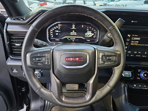 Used 2025 GMC Sierra 2500 AT4 image 20