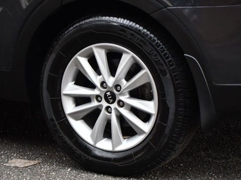 Used 2020 Kia Sorento LX image 14