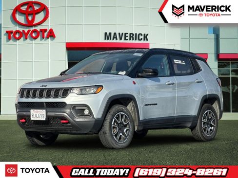 Used 2024 Jeep Compass Trailhawk image 1