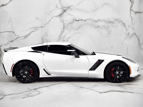 Used 2019 Chevrolet Corvette Z06 image 7
