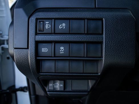 Used 2025 Toyota Tacoma SR image 10