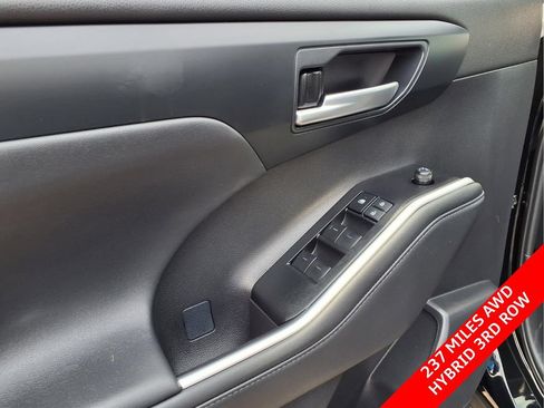 Used 2026 Toyota Highlander XLE AWD/4WD image 26