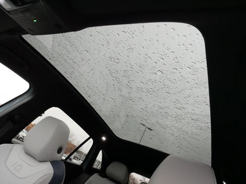 Certified 2025 Volkswagen ID.4 Pro S Plus image 32