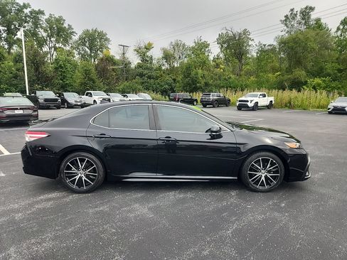 Used 2022 Toyota Camry SE w/ Audio Upgrade Package FWD image 9