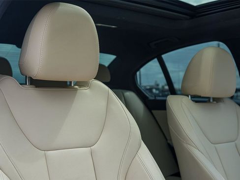 Used 2019 BMW 330i Sedan RWD image 30