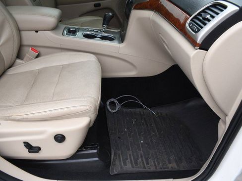 Used 2012 Jeep Grand Cherokee Limited w/ Luxury Group II AWD/4WD image 26