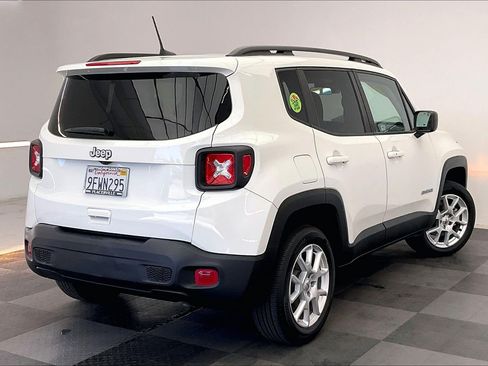 Used 2022 Jeep Renegade Latitude AWD/4WD image 12