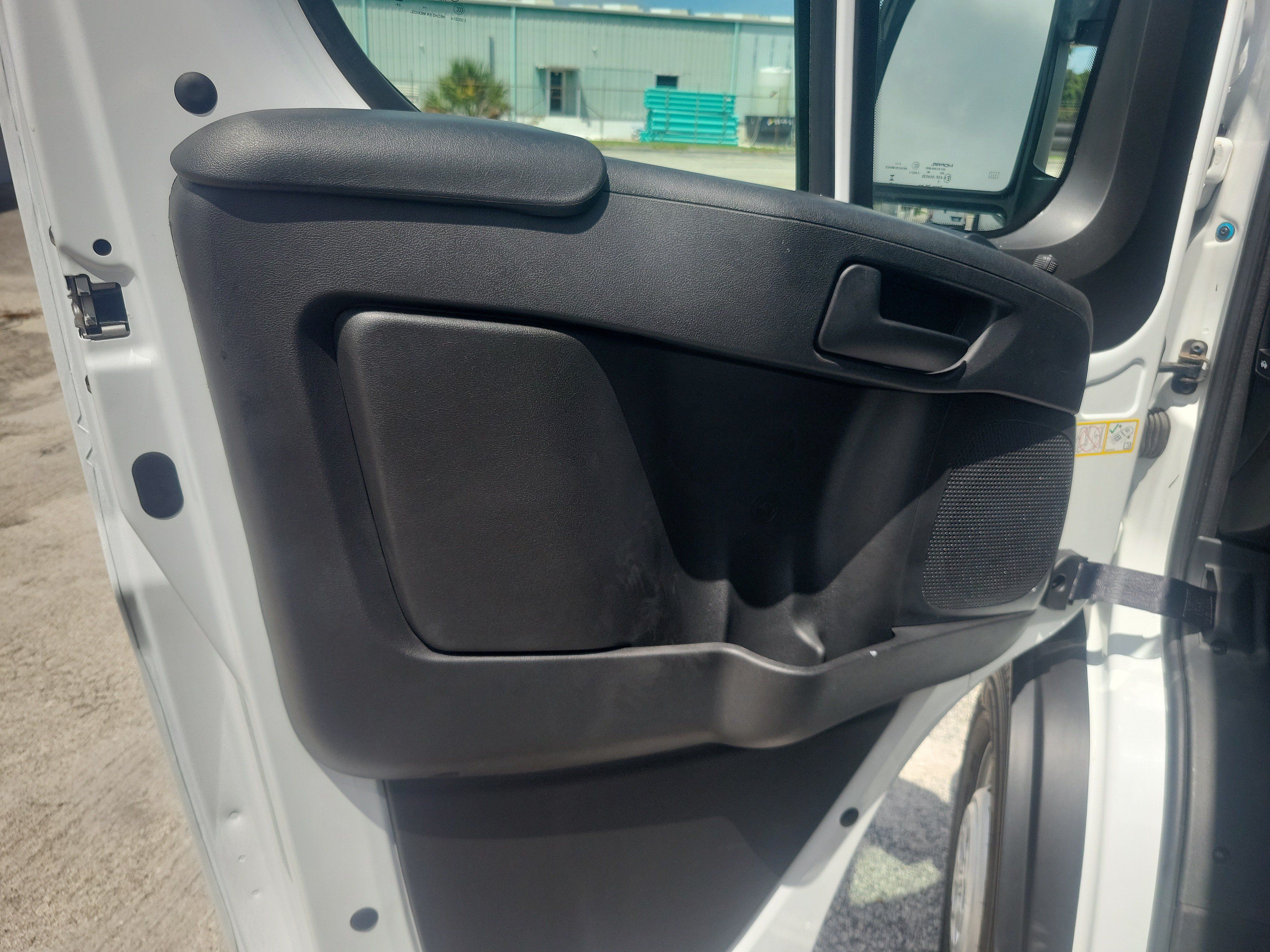 Used 2025 RAM ProMaster 2500 w/ Safety Group FWD image 9