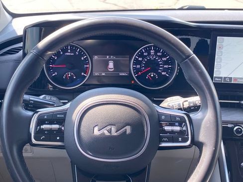 Used 2024 Kia Carnival EX FWD image 8