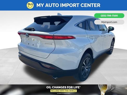 Used 2021 Toyota Venza LE image 7