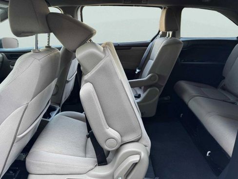Used 2019 Honda Odyssey EX image 42