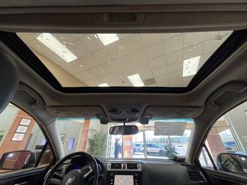 Used 2016 Subaru Outback 2.5i Limited image 9