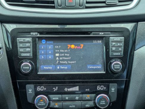 Used 2016 Nissan Rogue SL w/ SL Premium Package image 18